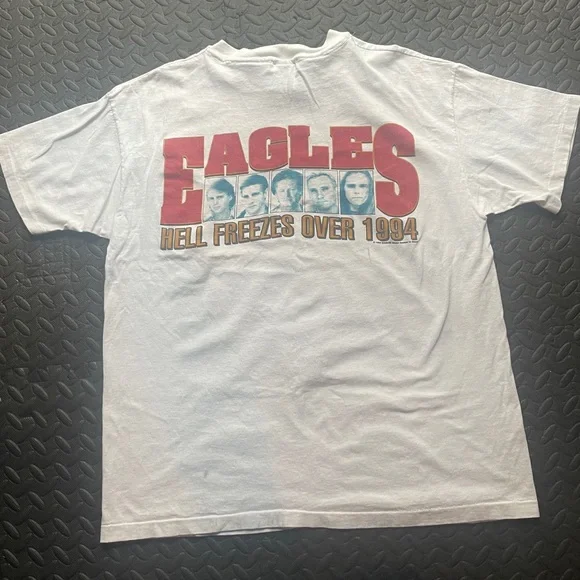 Vintage 1994 Hotel California Eagles Hell Freezes Over Tour T Shirt - Picture 6 of 8